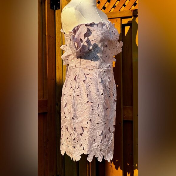 🆕 SAYLOR x FREE PEOPLE 🧿 NWOT Dahlia Lace Off Shoulder Tie Mini Dress - Sz S - Picture 4 of 16
